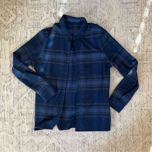 lululemon Masons Peak Flannel - Picture 3 of 3